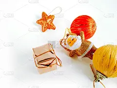 圣诞节装饰在孤立的白色背景与复制空间