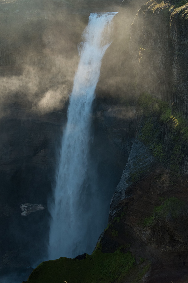 ICELAND_WATERFALL_92
