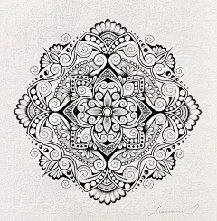 针管笔手绘   插画师｜macromicrort ​ ​​​​