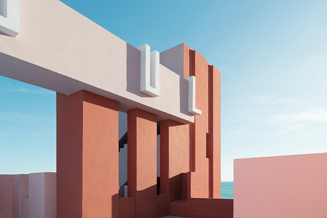 LA MURALLA ROJA : La...