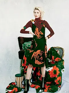 #海报星图# Aline Weber登上英国版《Harper’s Bazaar》十一月刊内页大片~