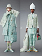 秀场分享｜Thom Browne 2022 Pre-Fall : 该系列主题名为“Lashes and Lobsters”，灵感来自龙虾及设计师本人的卧室壁纸 与往季的经典黑白灰相比更显明媚，加入了清新自然的蓝绿色，白玫瑰和小龙虾的印花图案同样赋予了每套lo