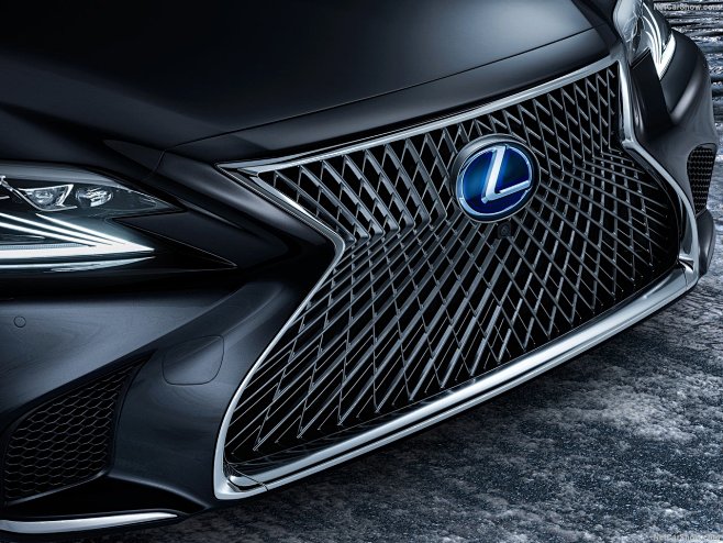 Lexus-LS_500h-2018-1...