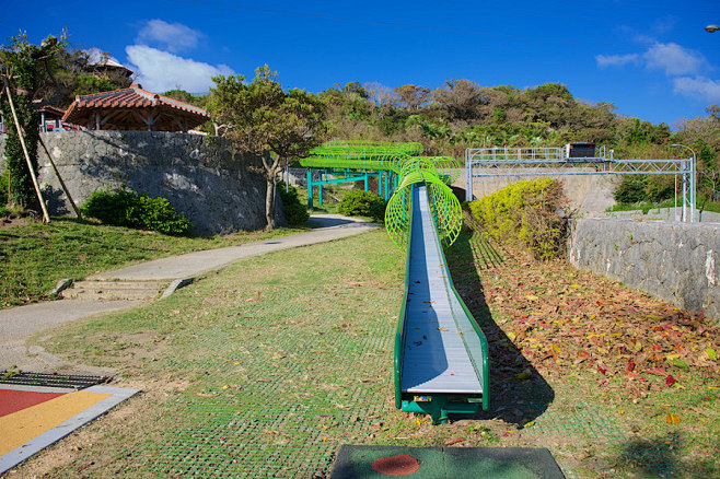 沖繩親子就要這樣玩：浦添公園超長溜滑梯 ...