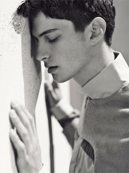 Matthew Bell in “Lon...