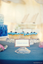 #婚照##创意婚礼##创意婚照#[imior.com]婚礼创意 蓝莓主题婚礼：在蓝色的海洋里享受幸福的喜悦，爱并甜蜜着！ 更多:http://www.imior.com/goods/show?gid=4622