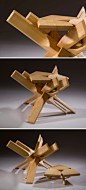 Lui Kawasumi设计的一张Puzzling Table，其中的原理和鲁班锁类似。via：http://t.cn/zWaEZcS