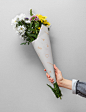 Bloombox : Bloombox is an online native organic flower delivery service located in Sydney and Melbourne. The project objective was to transmit the brand’s sustainable ecological values through the use of a soft colour palette and hand-drawn illustrations.