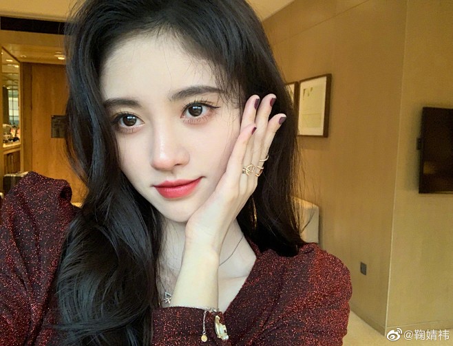 鞠婧祎的照片
