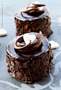 Mini chocolate cakes