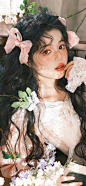 被花吻过的法式油画风少女
采集@别致的七
cr：梦象摄影