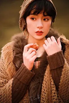 当冬夜渐暖。_人像_POCO摄影,复古,人像,冬,追光,跟春天say嗨,保持愚乐,牧羊女,农场