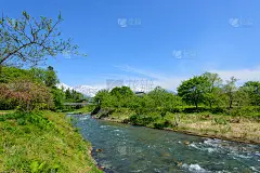 长野Ooide公园的四郎马山和姬川河