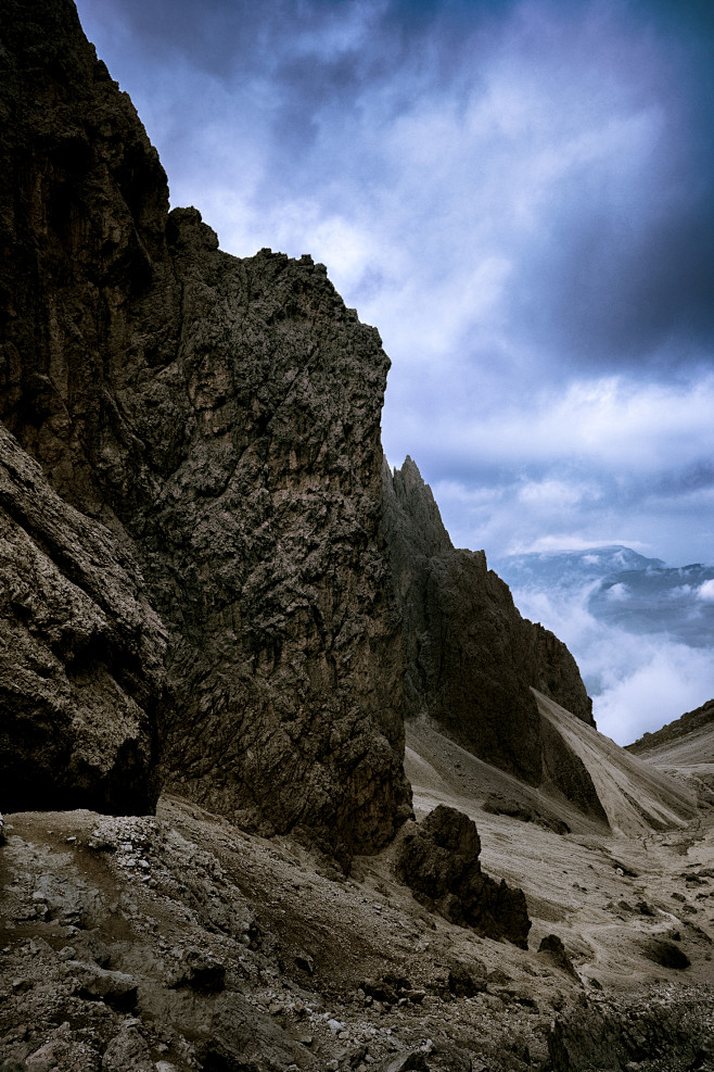 Grim Dolomites : .