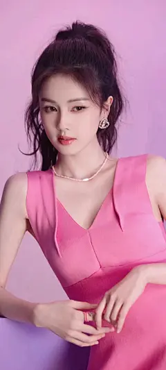 美女壁纸～白鹿，穿了件粉裙子，感...@霁枫壁纸的动态