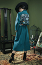 Cindy Wei Zhang Studio 张玮 孔雀绿雨挡印花茧型大衣时尚大气 复古优雅 - Cindy Wei Zhang Studio - 【D2C全球设计师集成平台】_服装设计师_时装设计_私人定制首选品牌- D2CMall.COM