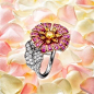 [优美而不简单 Mellerio花朵珠宝系列] 花园中的一切为珠宝设计师带来无尽的灵感泉源，不论是美艳的花卉、活跃的小动物，其独特的形态都令人着迷。以彩色宝石和耀眼的钻石相配衬，镶嵌出最瑰丽的光芒。珠宝品牌Mellerio已经拥有将近400年的历史，是世界上最古老的珠宝家族。Mellerio不仅仅继承着传统，也一直再探寻与开拓纯正的欧洲顶级珠宝制作工艺。Mellerio是一个经久不衰的，因其优美(但不简单的)风格为卖点的珠宝品牌。