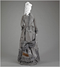 #服装# 日装，1870s，美国，巴斯尔裙。灰色... 来自神猫罗尼休 - 微博
