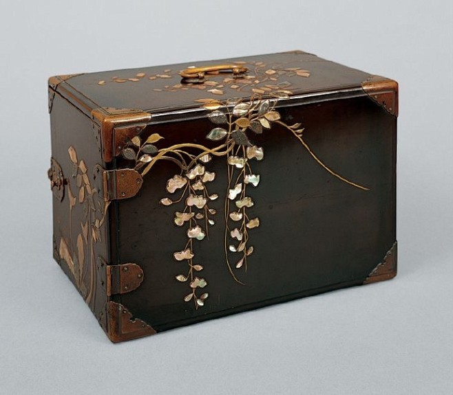 莳绘|日本传统手工艺术品
1-2硯箱
3...