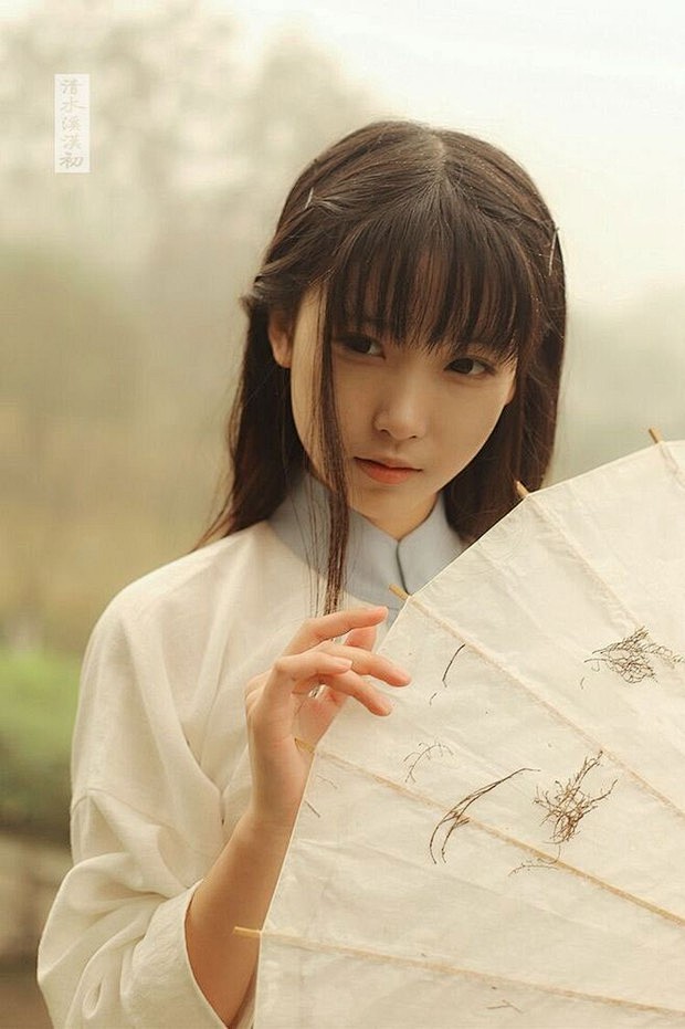 打伞的气质古装小清新美女的唯美图片