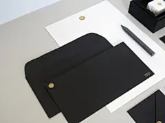 【西班牙瓦伦西亚的CARO酒店设计】




这间酒店设计带你追溯历史的画面，酒店的体验像是把你拉回到公元前二世纪的历史层，带有沧桑痕迹的历史墙，哥特式的经典拱门。每一间都有着不同的设计，高高的天花板上有着宏伟的壁纸，让你体验到穿越历史的心灵震撼。