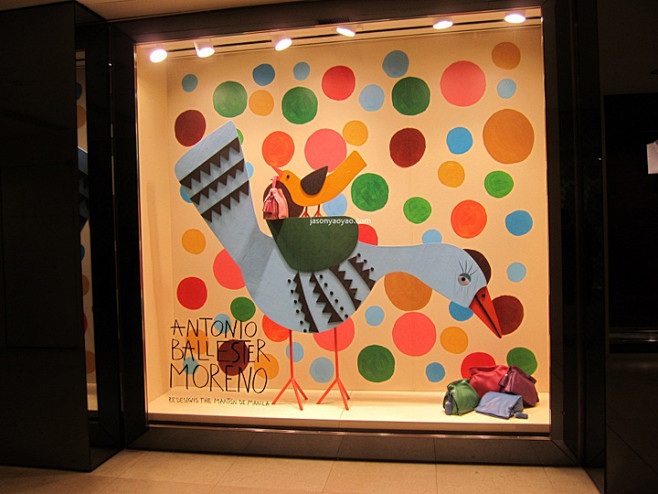 Loewe-windows-Hong-K...