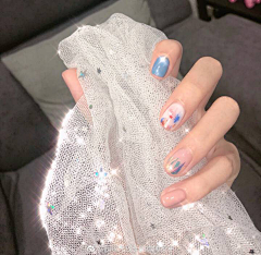 诗慕设计采集到美甲