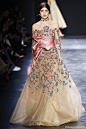 【衣睹为快时装周】 服饰风尚 华服霓裳 时装周 秀场 Marchesa Fall 2016 难得纽约有这么仙的秀，华丽如高定！繁华盛开的浪漫仙境.