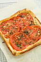 tomato and mozzarella tart