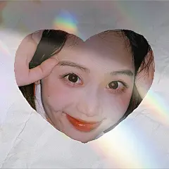 热点补充爱心少女自拍简约风plog模板