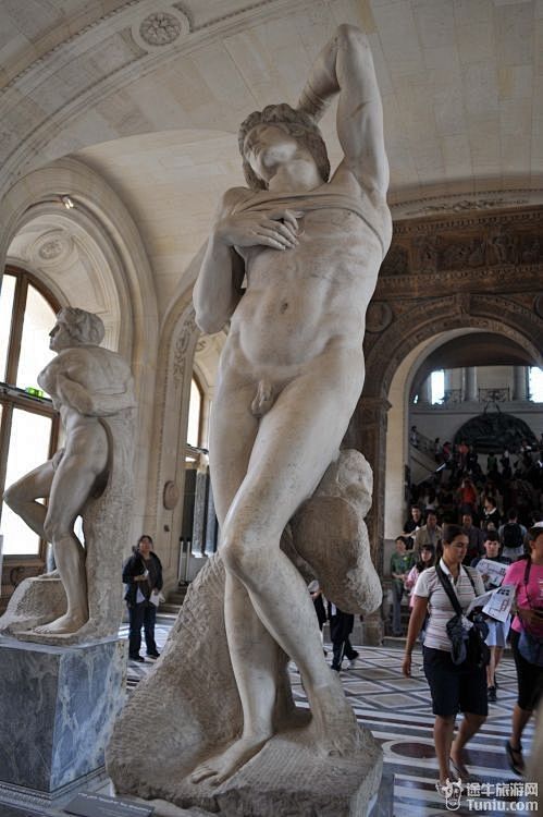 米开朗基罗雕塑《垂死的奴隶》、《被缚的奴...