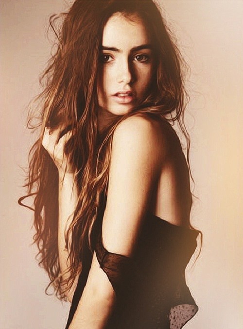 Lily Collins