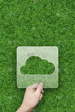 云符号信息框以绿草为背景