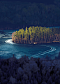 Frozen Lake Island, Alanko, Finland
photo via visit   冻湖岛, Alanko，芬兰