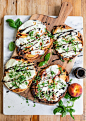 This Grilled Peach Caprese Naan Pizza Is the Ultimate Easy Summer Meal