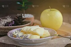 苹果,清新,黄金,木制,熟的,切片食物,横截面,桌子,水果
