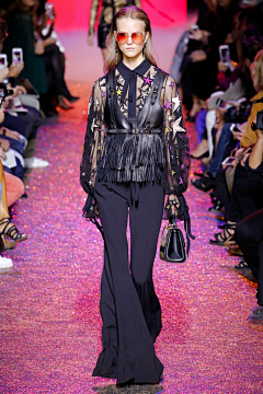 SIRMARTIN采集到【时尚2017】Elie Saab 2017巴黎时装周时装秀