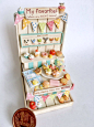 mini玩具作家「Klein Klein」作品 以集市上可爱的小摊位为主题，食物的小细节都超精致
（ins：_klein_klein_） ​​​​