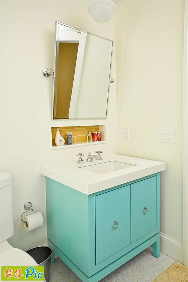 [小卫生间的洗手台柜子图片 洗手台收纳柜...