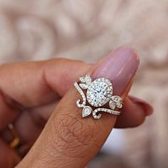 Oval moissanite and ...