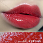 kiko 3d唇釉/唇彩 11号太太太太适合叠擦了！！！！！！！<a class="text-meta meta-tag" href="/search/?q=一楠试色">#一楠试色#</a> <br/>给一个妹子试完之后她都癫狂了，一直在哇哇哇的叫.<br/>可见这个东西有够让人疯狂的.大概我们都是看到金闪走不动道的人hhh.<br/>分别试了直接涂、叠在红色唇膏上（美宝莲唇膏R41M）、和梅子色唇釉上（o