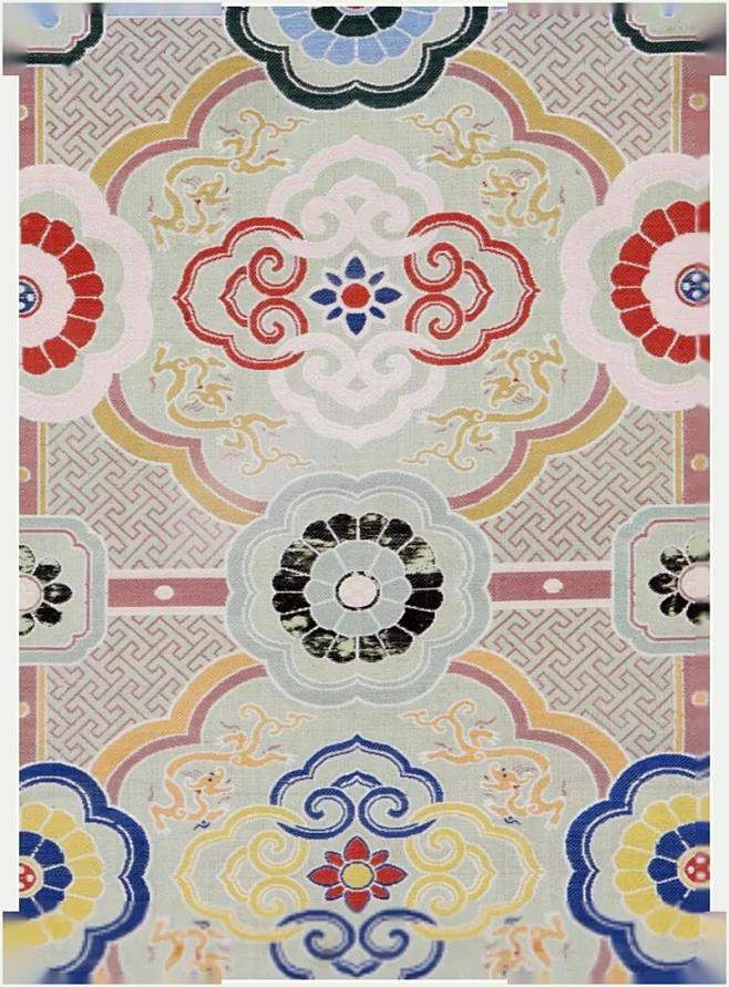 为了她，世界打通了一条专行道_故宫博物院 : 织锦是用染好颜色的彩色丝线，经提花、织造工艺织出图案的织物。周代的织锦花纹五色灿烂，技艺臻于成熟 ...