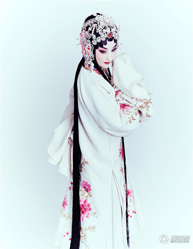 高清：蒋勤勤京剧造型曝光 古装女神惊艳脱...
