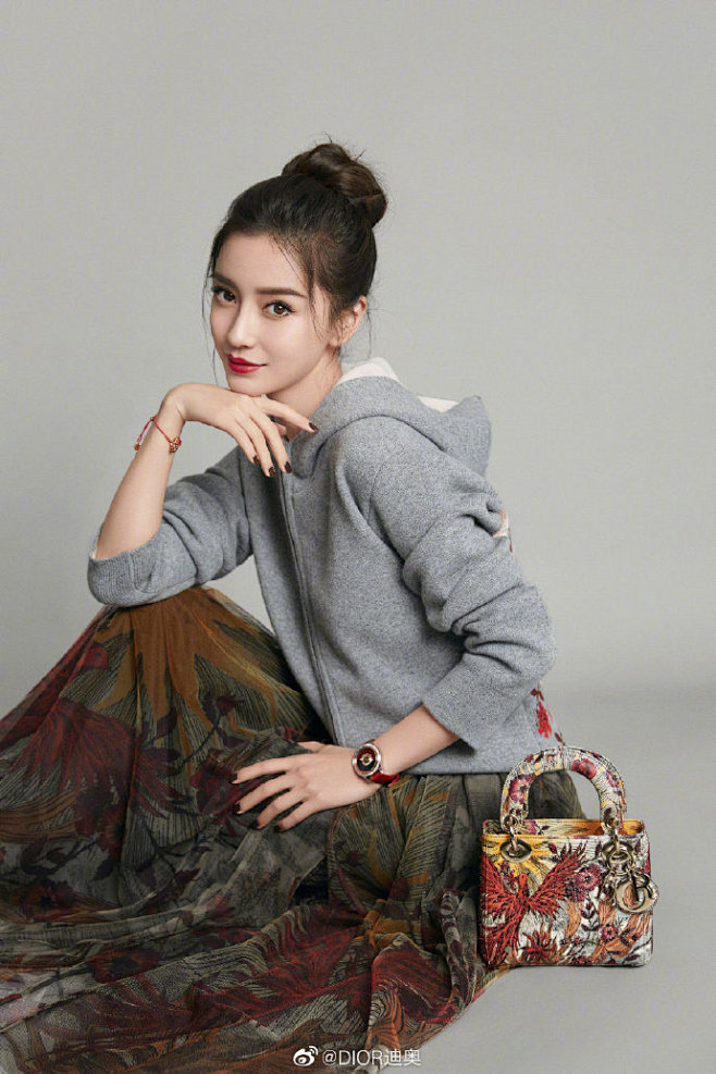 迪奥中国农历新年限定系列迪奥品牌大使杨颖