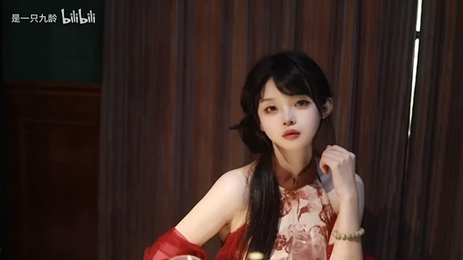 九龄｜一眼惊艳｜当她穿上旗袍_哔哩哔哩_bilibili-花瓣网
