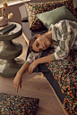 其中包括图片：Sheridan | Lundelle Quilt Cover Set and Cypress Shirt