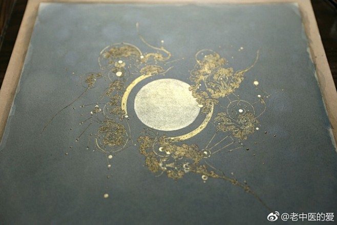 尝试表达一种生命形态的宇宙观。 ​​​​