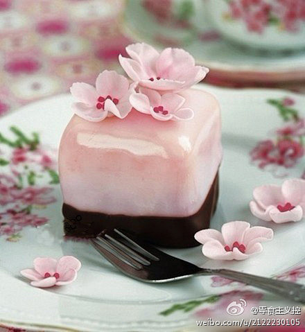  冰欺凌，蛋糕，甜点  粉粉的樱花布丁，...
