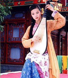 没吃药也觉得自己萌哒哒!*采集到古装才艺女之乐器