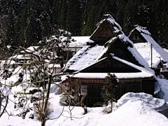 雪山中的梦幻小屋电脑壁纸下载桌面壁纸4